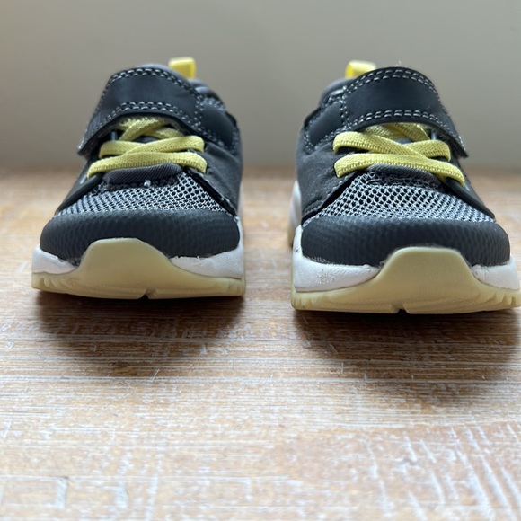 Cat & Jack Toddler Ari Apparel Sneakers - Picture 3 of 8